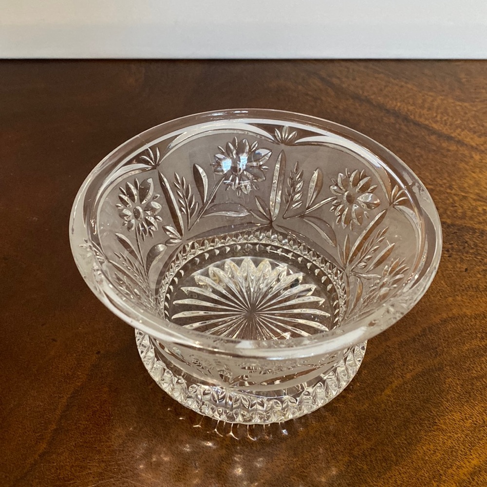 Lausitzer “Margret” 24% Lead Crystal Daisy Frosted Vintage Rose/Candy Bowl